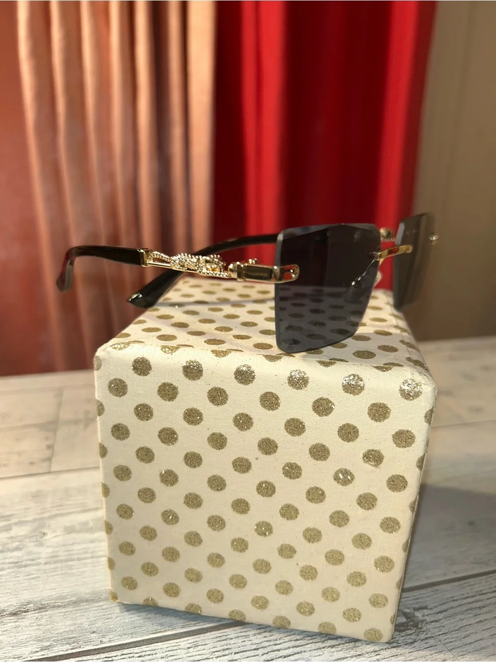 Trendy fashion, sunglasses bundle of (3)
